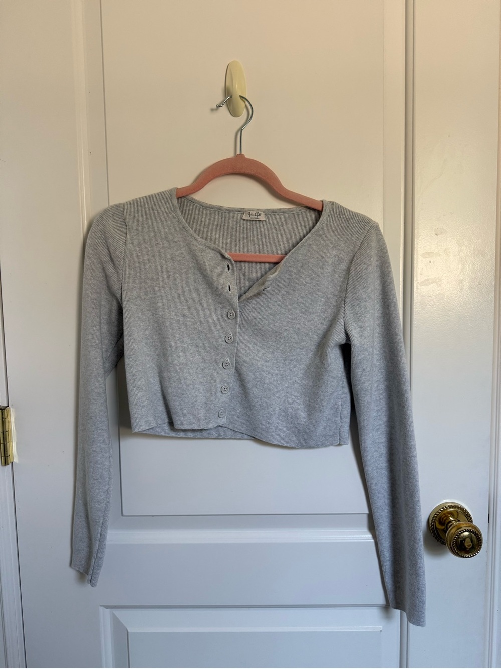 Brandy Melville Light Gray Cropped Button-Up Long Sleeve Top